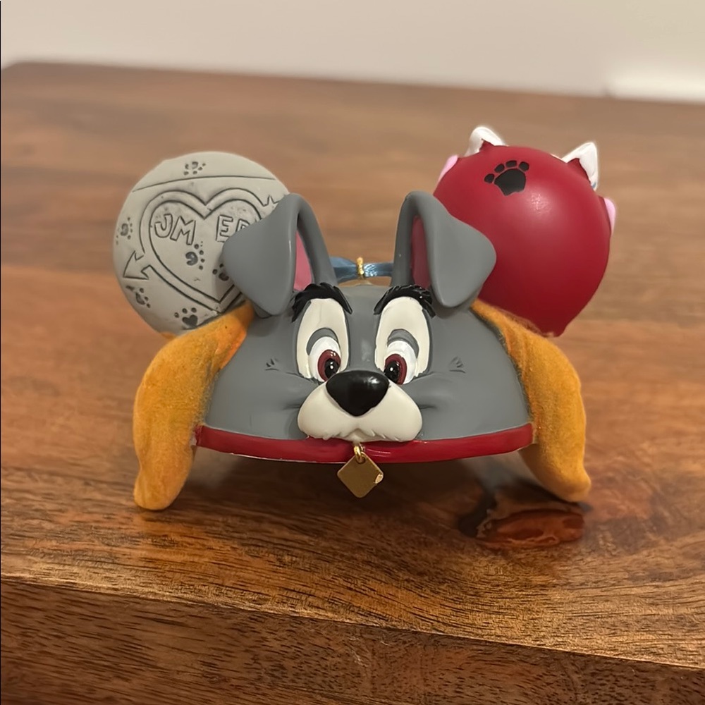 Lady and the Tramp Ornament - Picture 2 of 3